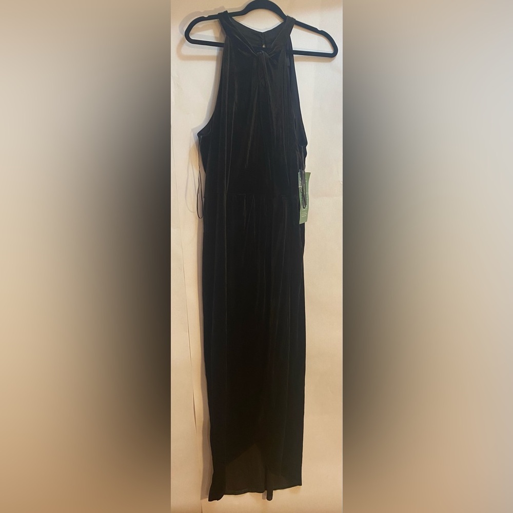 NWT Maia Woman's Black Halter Velvet Lined Evening Dress/Gown Plus‎ Size 18